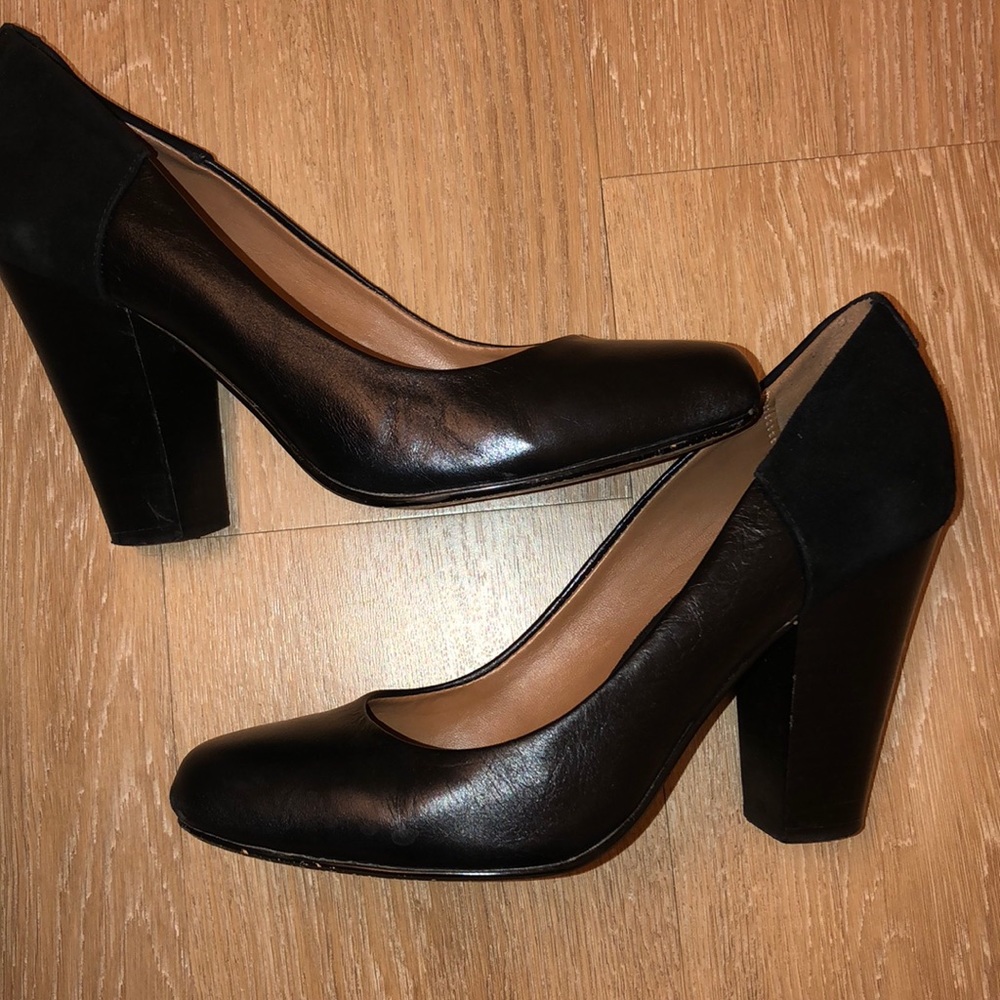 Black Aldo rounded toe work pump !